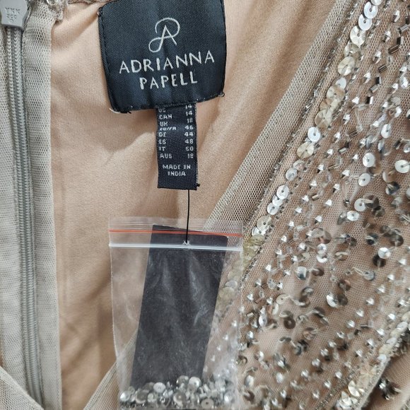 Adriana Papell beaded gown - Picture 7 of 9